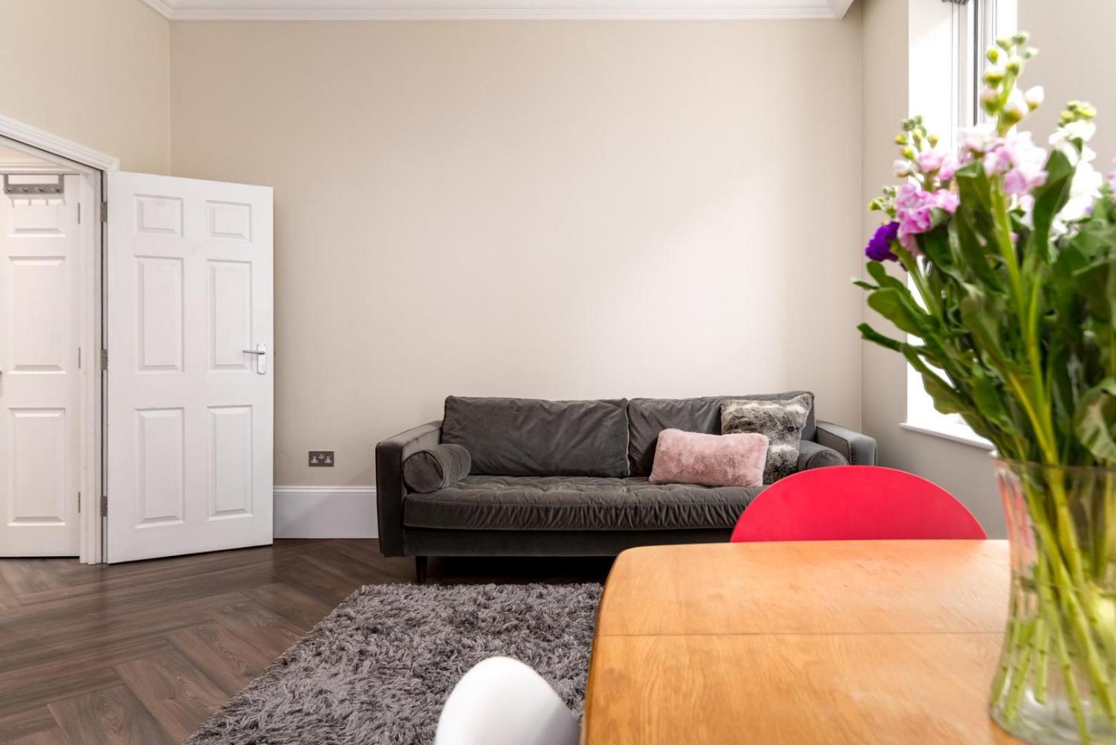 1br Gem In The Heart Of Covent Garden With Aircon Londra